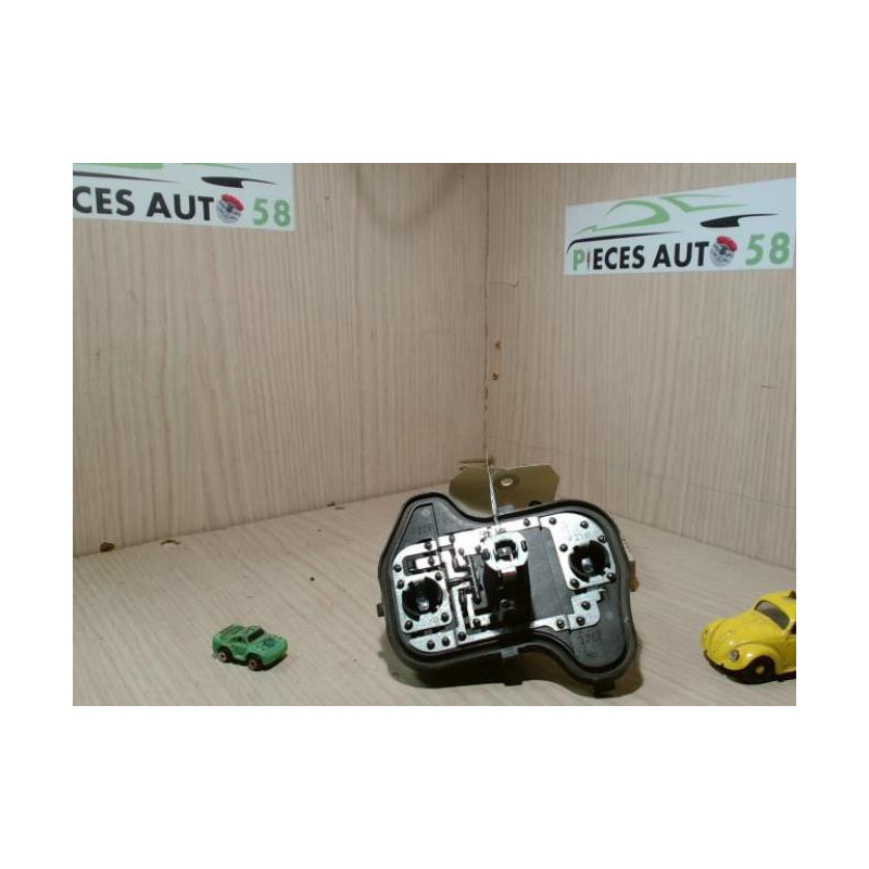 Platine feu arriere droit VOLKSWAGEN  d’occasion
