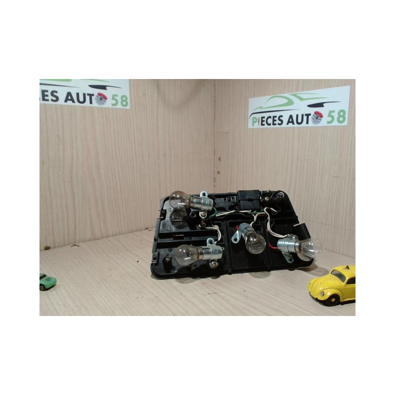 Platine feu arriere gauche TOYOTA  d’occasion