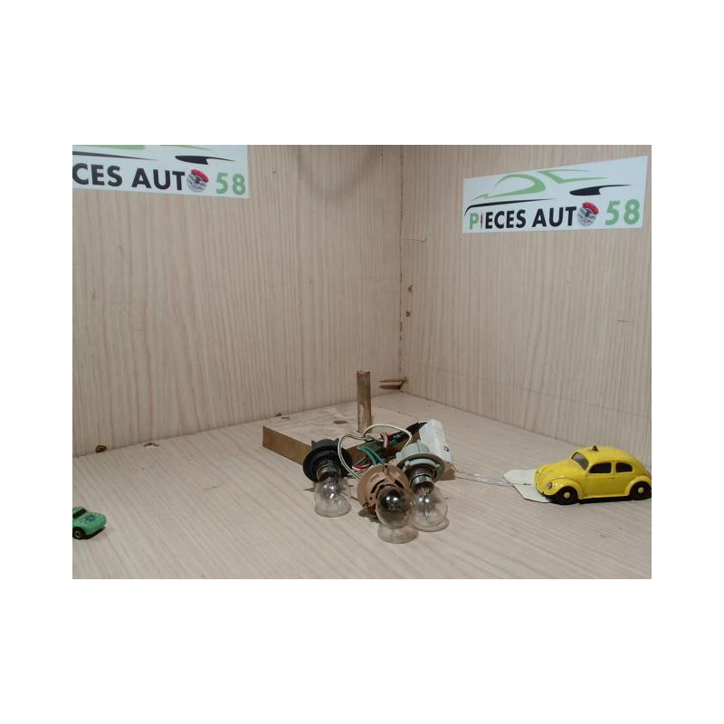 Platine feu arriere droit TOYOTA 2.0 D XL d’occasion