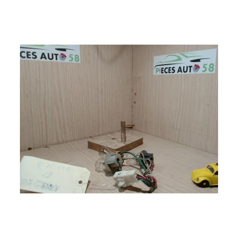 Platine feu arriere droit TOYOTA 2.0 D XL d’occasion