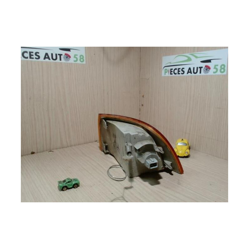Optique avant secondaire droit (feux)(clignotant) FIAT  d’occasion
