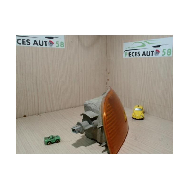 Optique avant secondaire droit (feux)(clignotant) FIAT  d’occasion