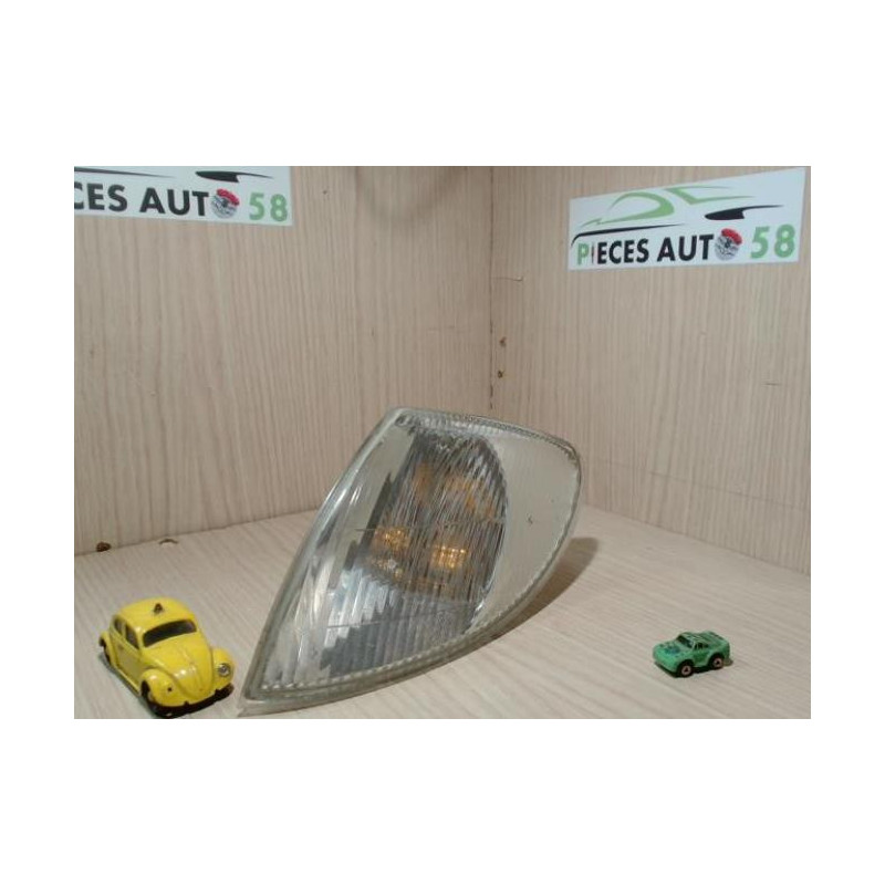 Optique avant secondaire gauche (feux)(clignotant) RENAULT  d’occasion