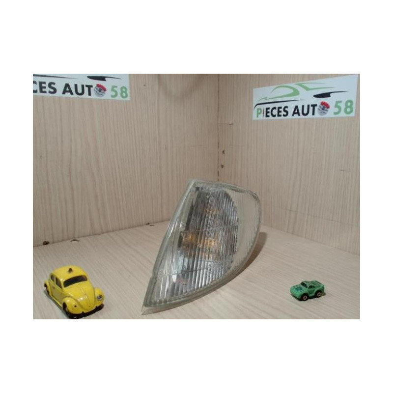 Optique avant secondaire gauche (feux)(clignotant) RENAULT  d’occasion