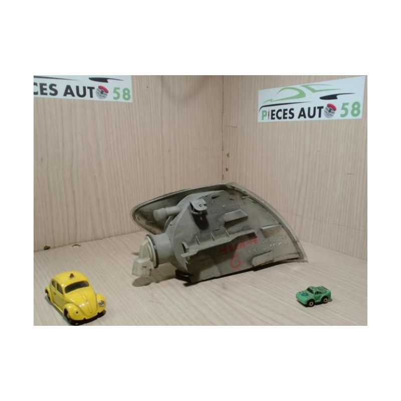 Optique avant secondaire gauche (feux)(clignotant) RENAULT  d’occasion