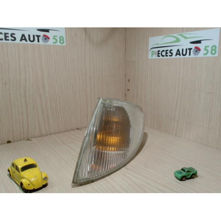 Optique avant secondaire gauche (feux)(clignotant) RENAULT  d’occasion