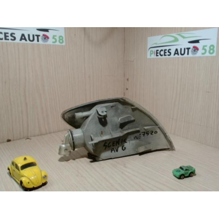 Optique avant secondaire gauche (feux)(clignotant) RENAULT  d’occasion