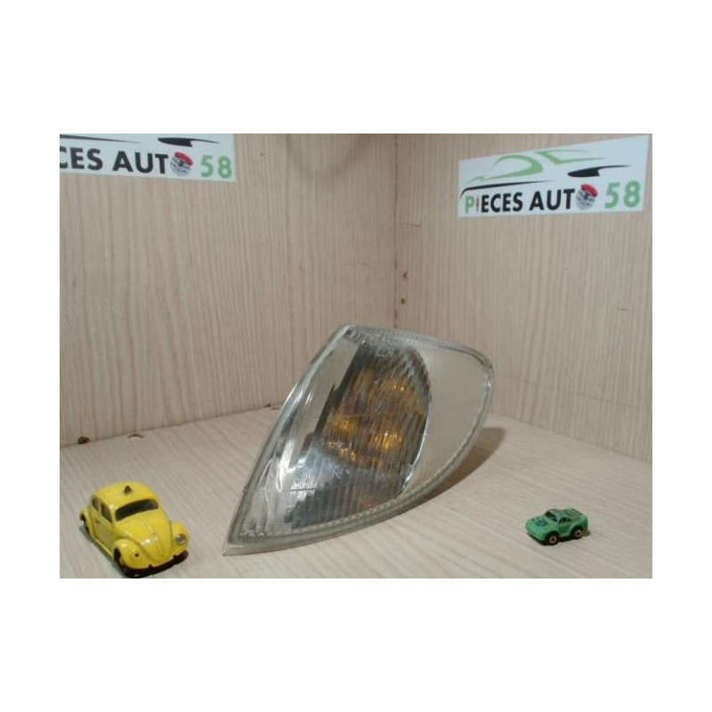 Optique avant secondaire gauche (feux)(clignotant) RENAULT  d’occasion