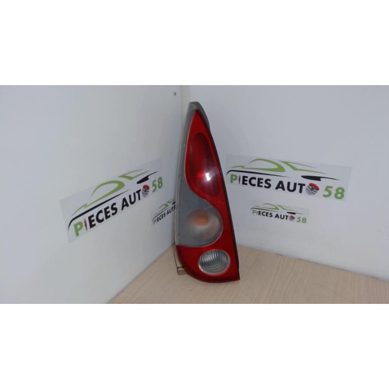 Feu arriere principal gauche (feux) TOYOTA YARIS VERSO PHASE 1 d’occasion