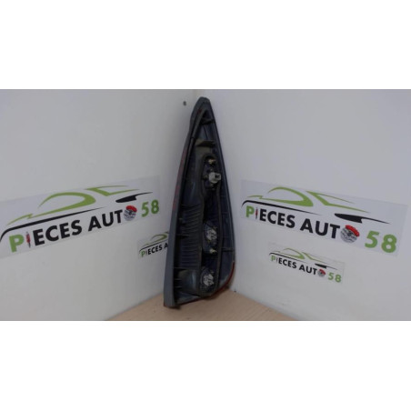 Feu arriere principal gauche (feux) TOYOTA YARIS VERSO PHASE 1 d’occasion