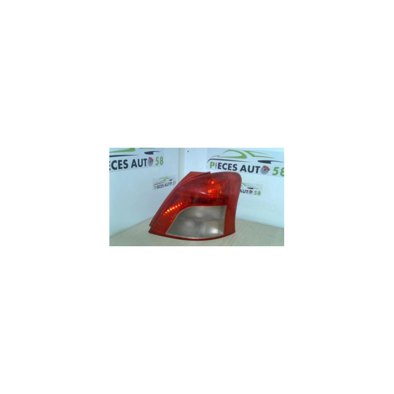 Feu arriere principal droit (feux) TOYOTA YARIS 2 PHASE 1 d’occasion