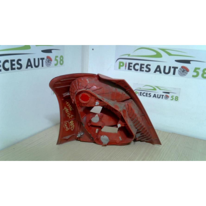 Feu arriere principal droit (feux) TOYOTA YARIS 2 PHASE 1 d’occasion