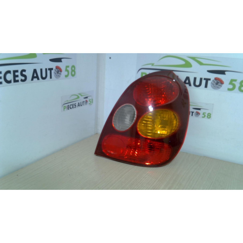 Feu arriere principal droit (feux) TOYOTA 2.0 D XL d’occasion