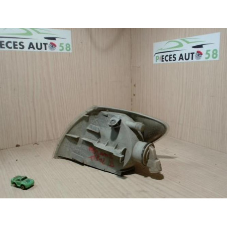 Optique avant secondaire droit (feux)(clignotant) RENAULT  d’occasion