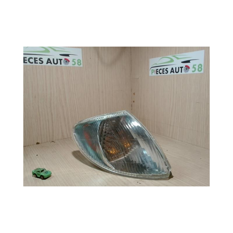 Optique avant secondaire droit (feux)(clignotant) RENAULT  d’occasion