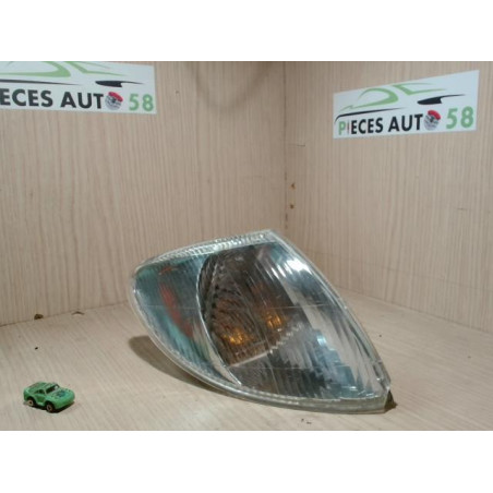 Optique avant secondaire droit (feux)(clignotant) RENAULT  d’occasion