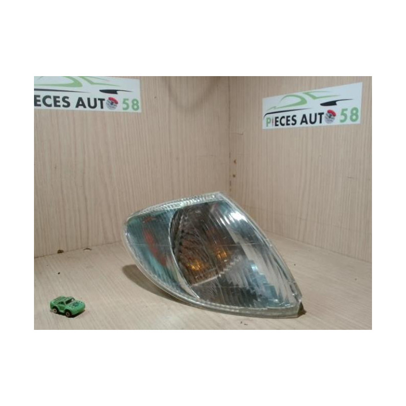 Optique avant secondaire droit (feux)(clignotant) RENAULT  d’occasion