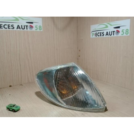 Optique avant secondaire droit (feux)(clignotant) RENAULT  d’occasion