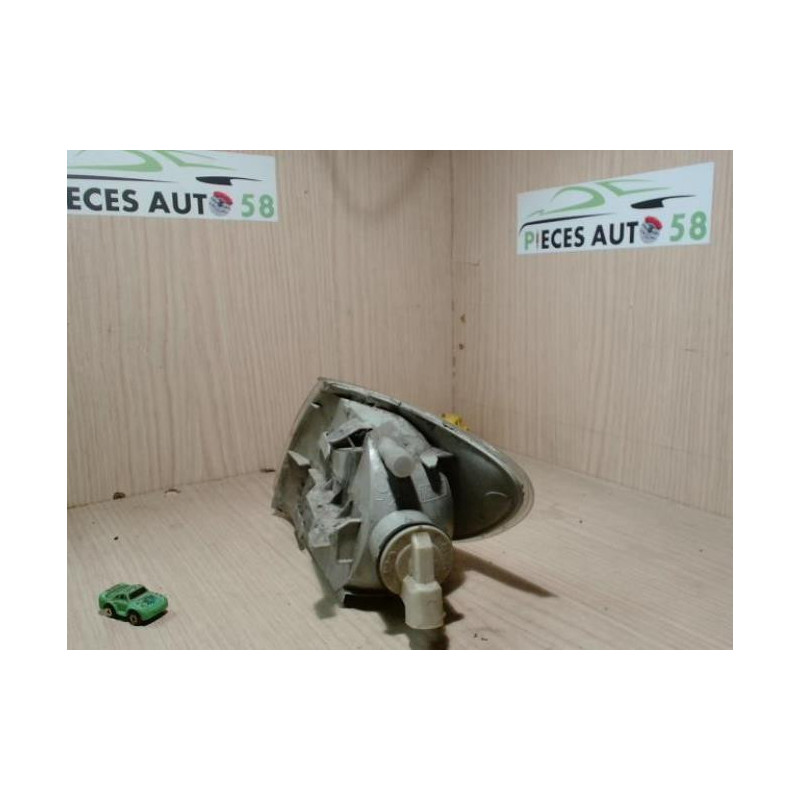 Optique avant secondaire droit (feux)(clignotant) RENAULT  d’occasion
