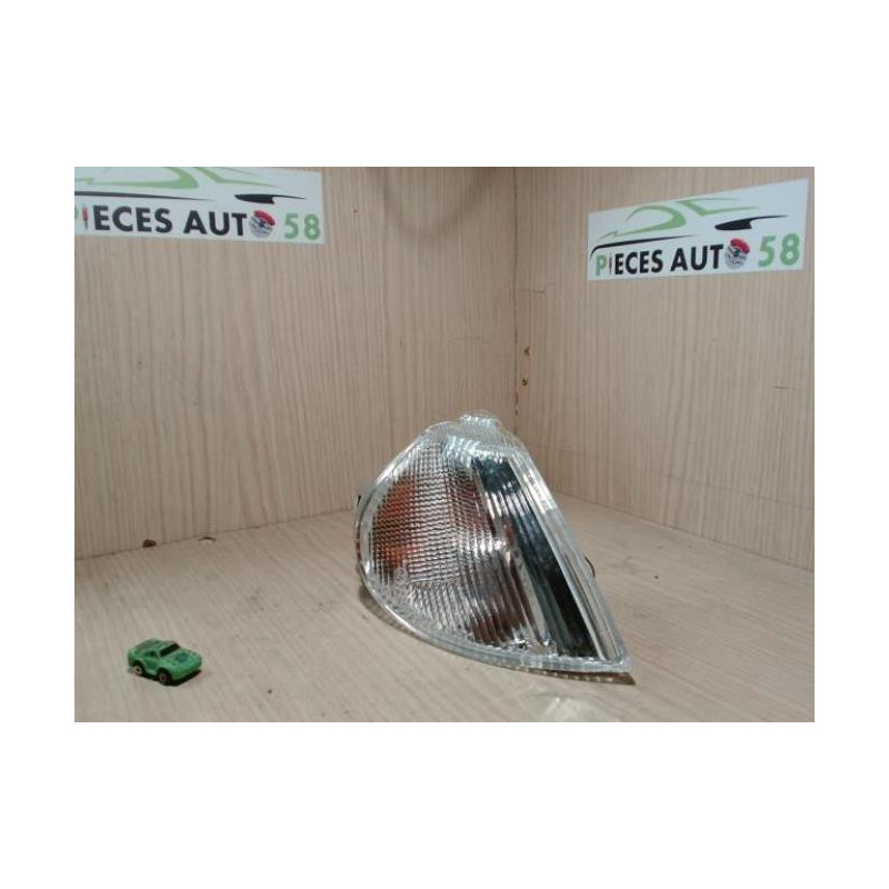 Optique avant secondaire gauche (feux)(clignotant) RENAULT  d’occasion