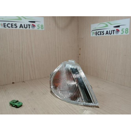 Optique avant secondaire gauche (feux)(clignotant) RENAULT  d’occasion