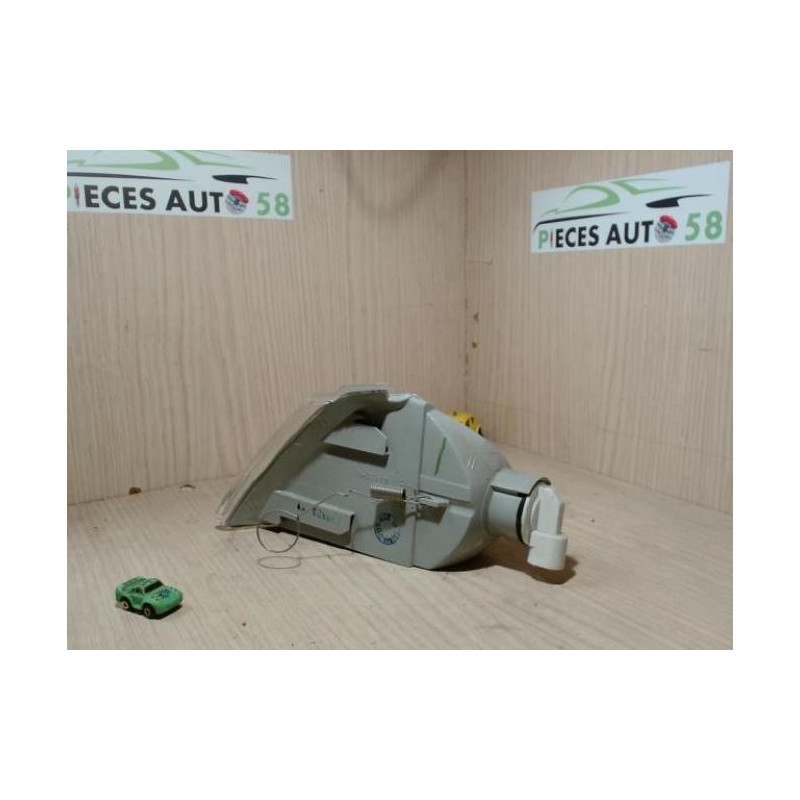 Optique avant secondaire gauche (feux)(clignotant) RENAULT  d’occasion