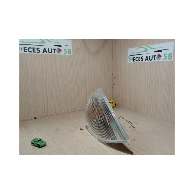 Optique avant secondaire droit (feux)(clignotant) RENAULT  d’occasion