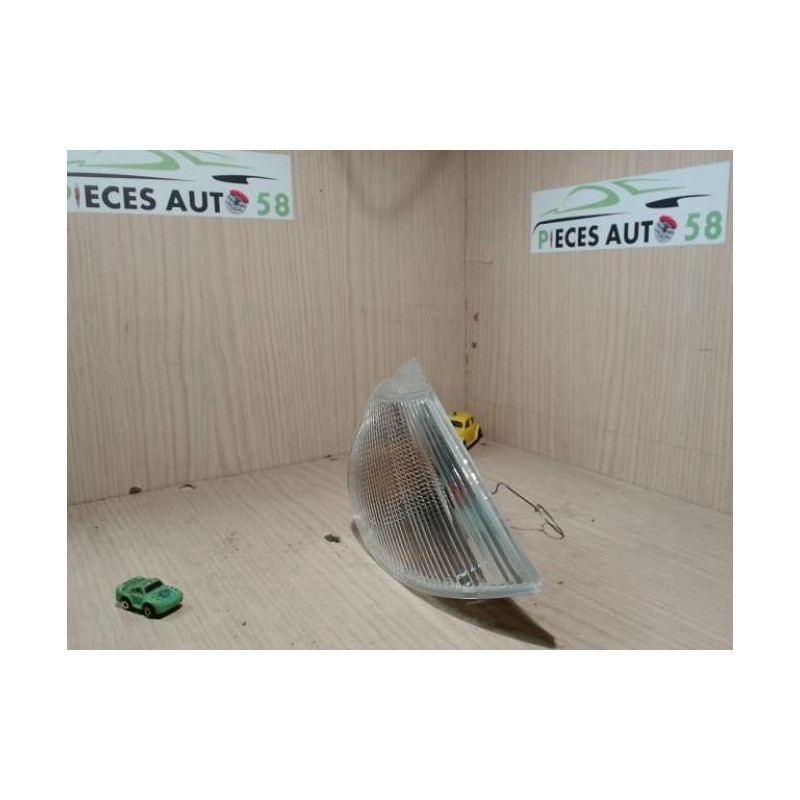 Optique avant secondaire droit (feux)(clignotant) RENAULT  d’occasion