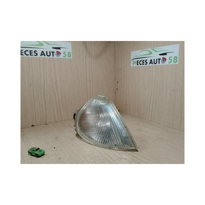 Optique avant secondaire droit (feux)(clignotant) RENAULT  d’occasion