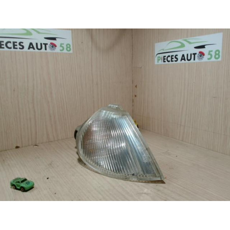Optique avant secondaire droit (feux)(clignotant) RENAULT  d’occasion