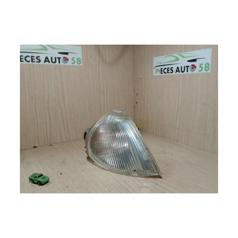 Optique avant secondaire droit (feux)(clignotant) RENAULT  d’occasion