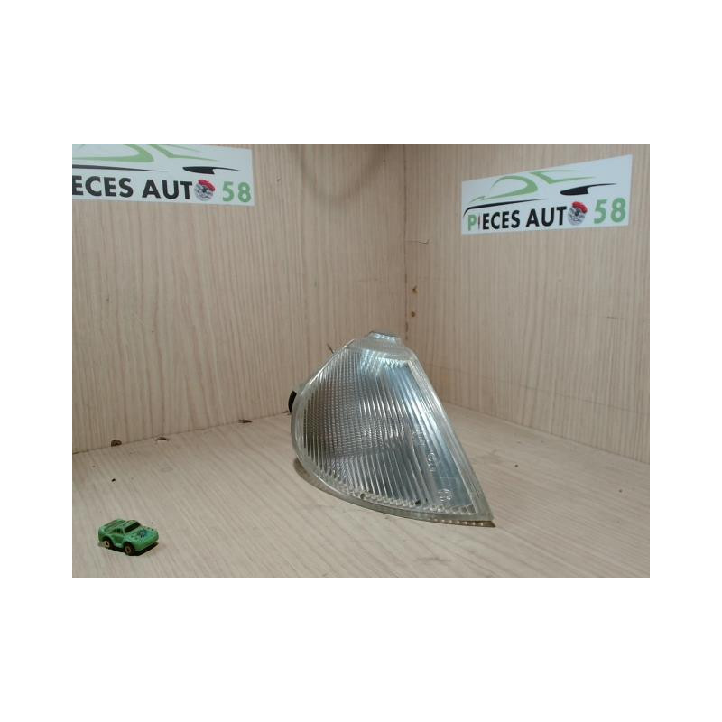 Optique avant secondaire droit (feux)(clignotant) RENAULT  d’occasion