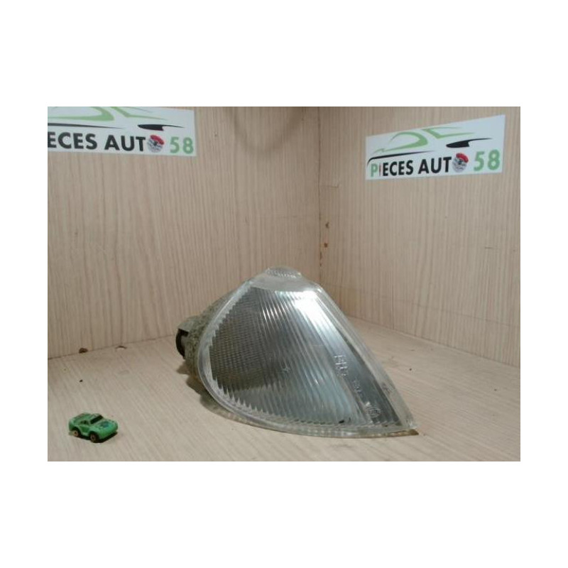 Optique avant secondaire droit (feux)(clignotant) RENAULT  d’occasion