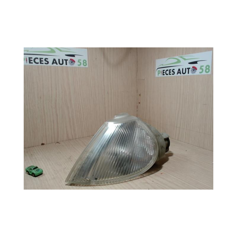 Optique avant secondaire gauche (feux)(clignotant) RENAULT  d’occasion