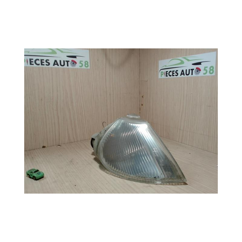 Optique avant secondaire gauche (feux)(clignotant) RENAULT  d’occasion