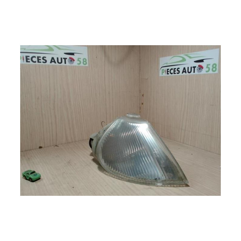 Optique avant secondaire gauche (feux)(clignotant) RENAULT  d’occasion