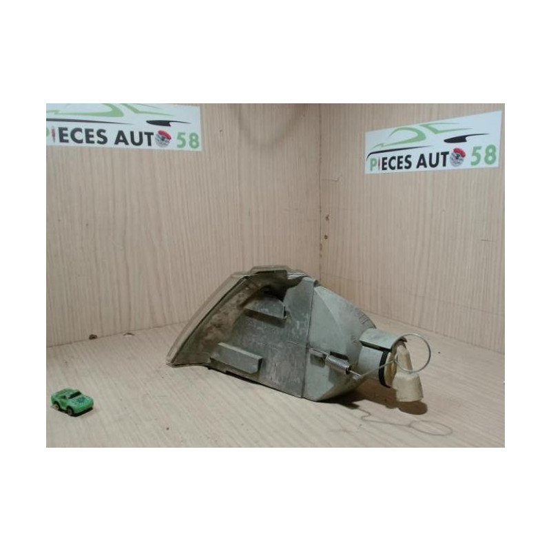 Optique avant secondaire gauche (feux)(clignotant) RENAULT  d’occasion
