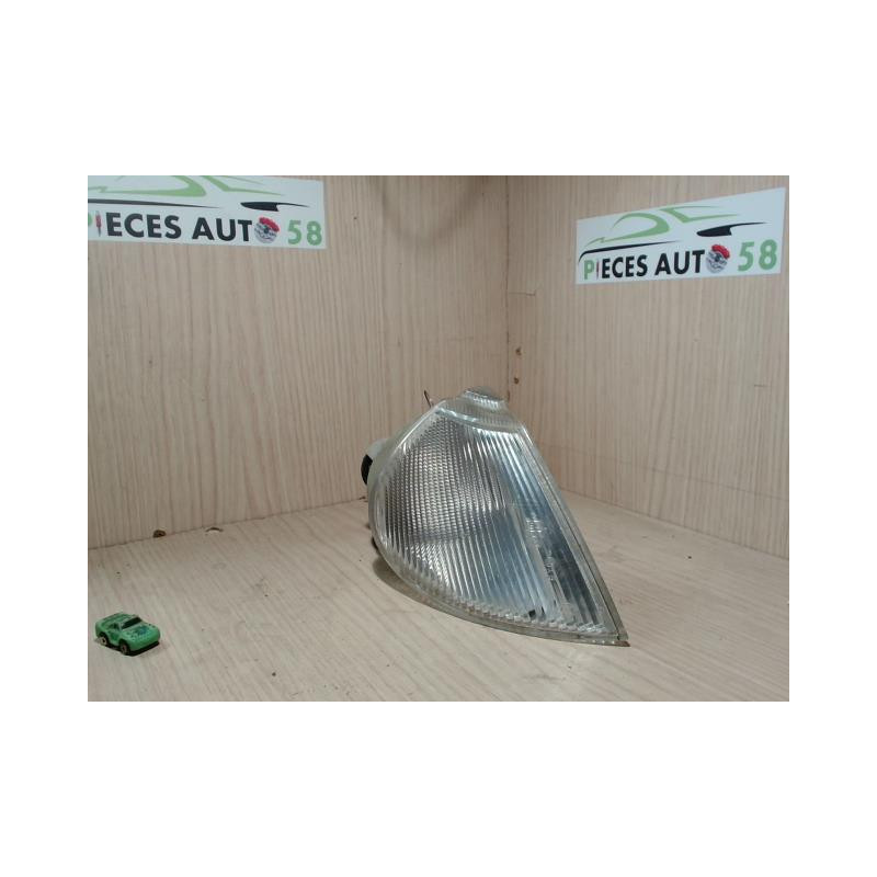 Optique avant secondaire droit (feux)(clignotant) RENAULT  d’occasion