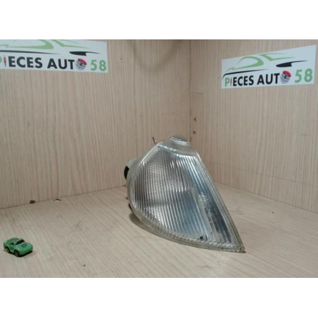 Optique avant secondaire droit (feux)(clignotant) RENAULT  d’occasion