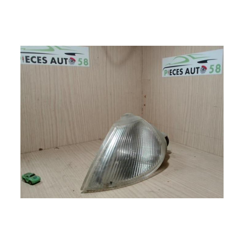 Optique avant secondaire gauche (feux)(clignotant) RENAULT LAGUNA 1 PHASE 1 d’occasion