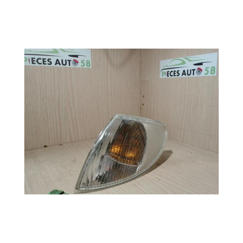 Optique avant secondaire gauche (feux)(clignotant) RENAULT  d’occasion