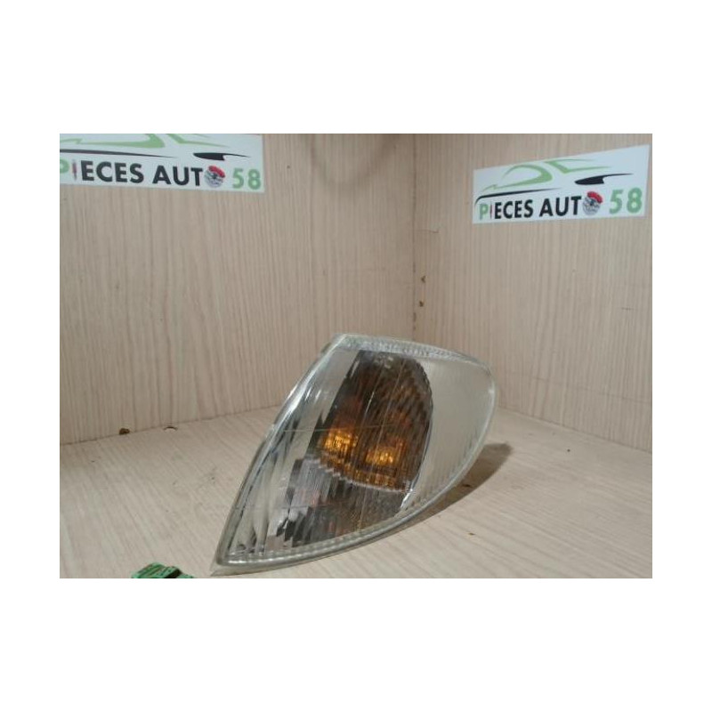 Optique avant secondaire gauche (feux)(clignotant) RENAULT  d’occasion