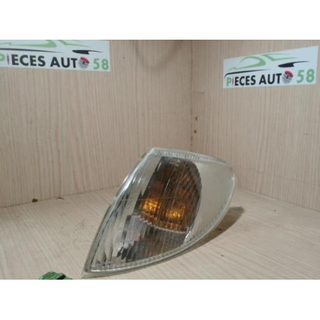 Optique avant secondaire gauche (feux)(clignotant) RENAULT  d’occasion