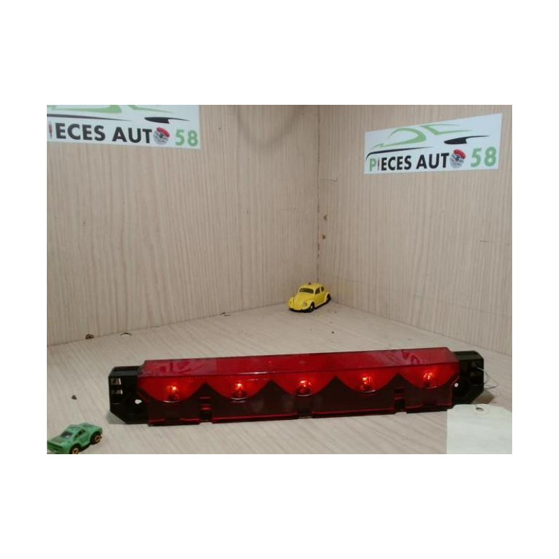 Feu arriere stop central PEUGEOT 407 PHASE 1 d’occasion