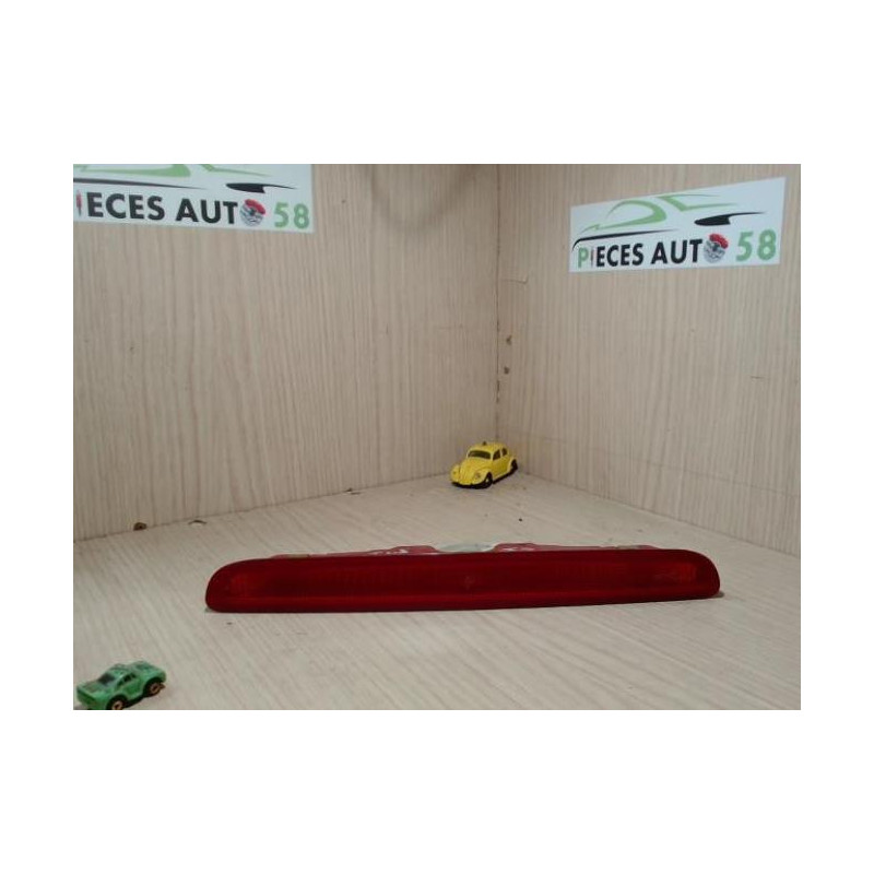 Feu arriere stop central RENAULT LAGUNA 2 PHASE 1 d’occasion