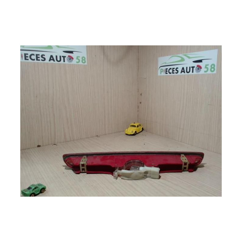 Feu arriere stop central RENAULT LAGUNA 2 PHASE 1 d’occasion