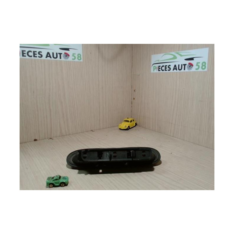 Feu arriere stop central RENAULT  d’occasion