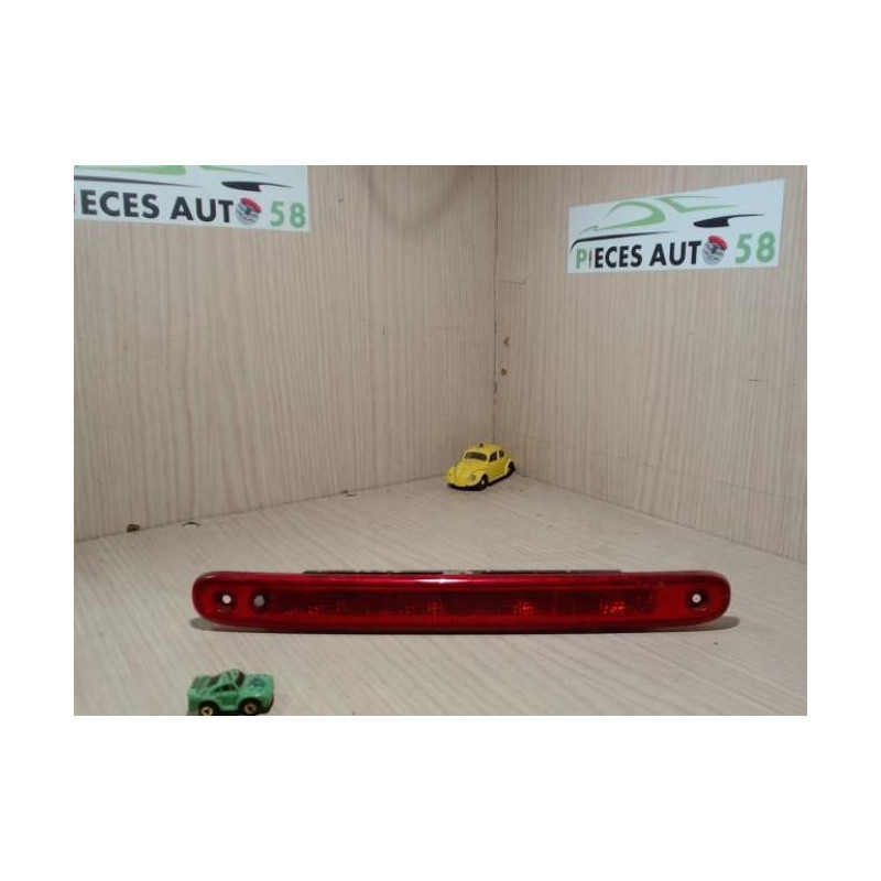 Feu arriere stop central PEUGEOT 107 PHASE 1 d’occasion