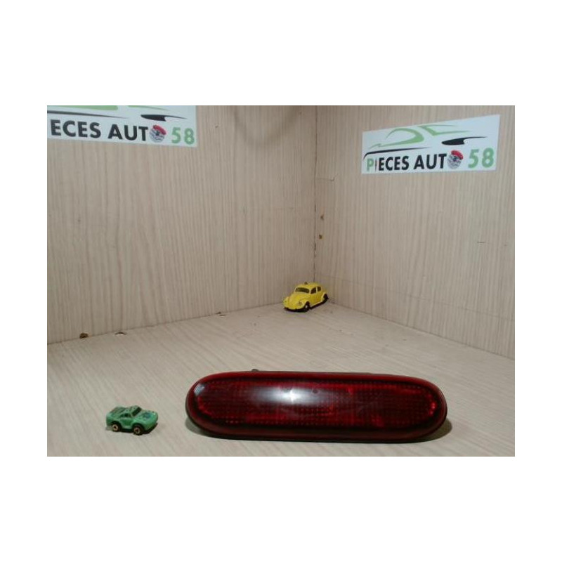 Feu arriere stop central RENAULT CLIO 1 PHASE 2 d’occasion