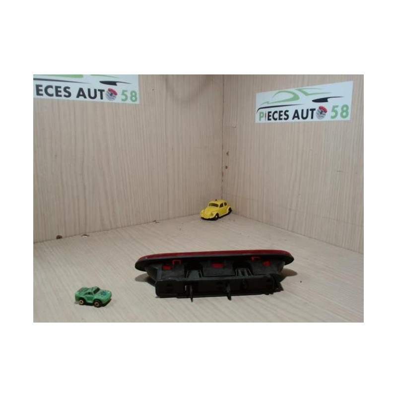 Feu arriere stop central RENAULT CLIO 1 PHASE 2 d’occasion